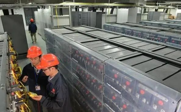 鉛酸蓄電池如何加水來(lái)延長(zhǎng)電池蓄電能力，需要注意哪些細(xì)節(jié)？